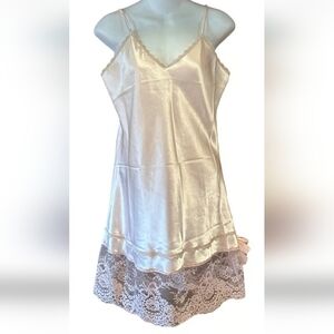 Lady Carmen Vintage Elegant Pink Lace Trim Slip Dress